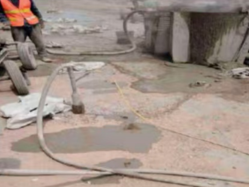 汉阳水泥混凝土路面板底注浆技术 路面脱空注浆整治方案