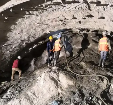 汉阳拱顶带模注浆料的施工流程及注意事项